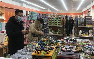 漢口北玩具訂貨會(huì)火熱開啟，益智玩具與新春公仔引領(lǐng)備貨潮流