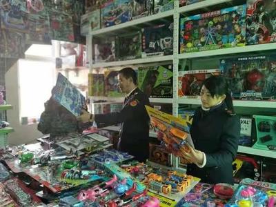 激光筆不是玩具——西湖區(qū)局開展校園周邊激光筆整治行動(dòng)，規(guī)范玩具銷售